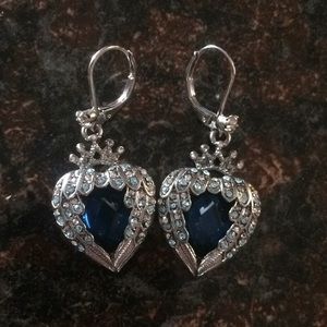 Blue and silver Juicy Couture earring!